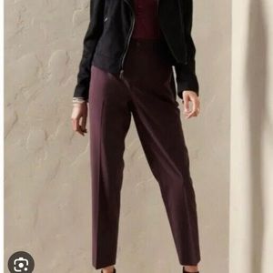 NWT Banana Republic Factory Airstretch Taper Pants in Midnight Lily, size M